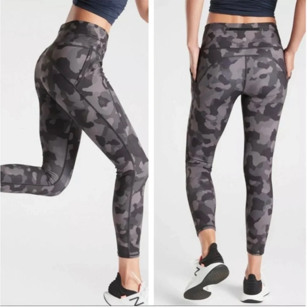 Athleta Lightning Stash Pocket Camo 7/8 Tight Leggings